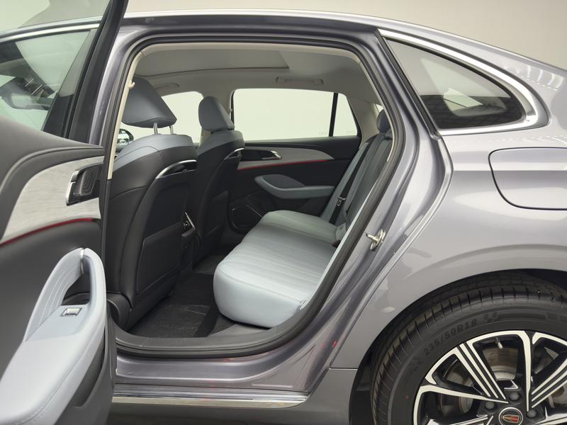 Hongqi Red Flag H5 PHEV 2025