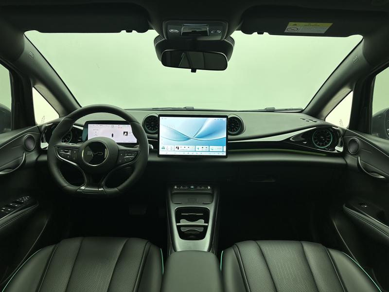 BYD dolphin 2025