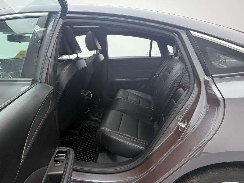 MG MG5 2025
