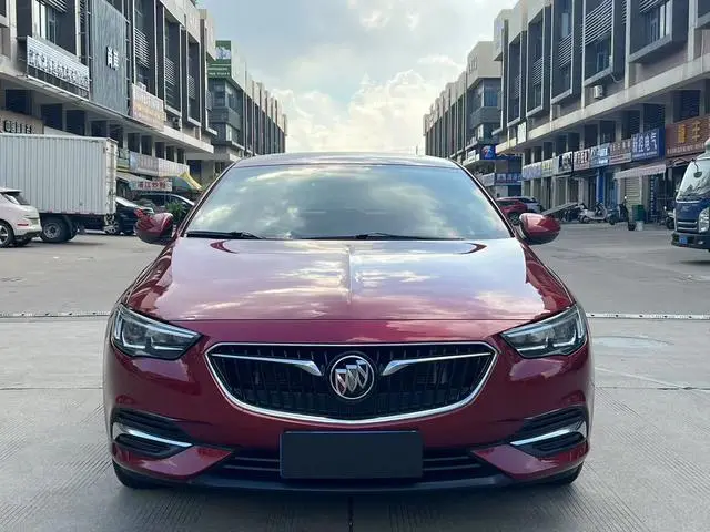 Buick Regal 20T Elite Country VI