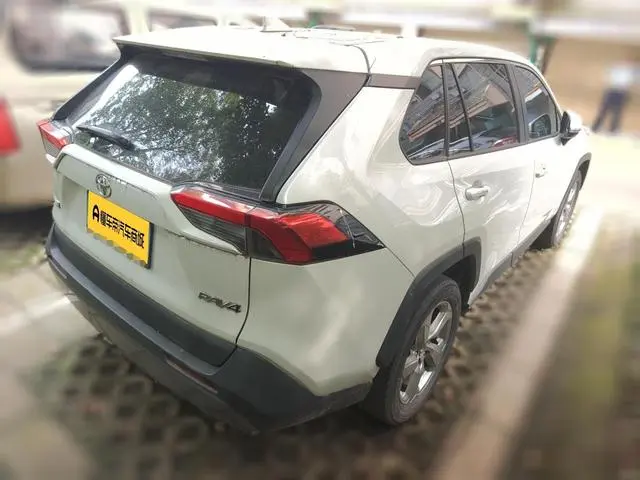 TOYOTA RAV4 Rongfang 2.0L CVT two-wheel drive fashion version