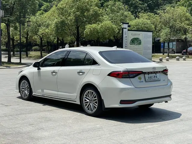 TOYOTA Asian lion 2.0L Premium Edition