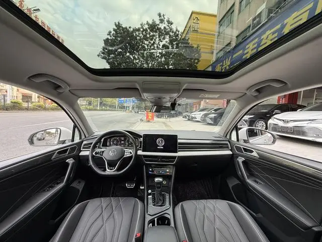 Volkswagen Tiguan L 330TSI two-wheel drive R-Line Premium edition
