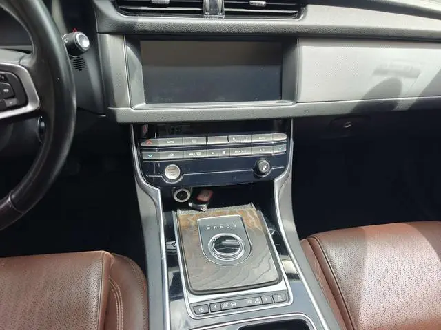 Jaguar Jaguar XFL XFL 2.0T 250PS two-wheel drive Deluxe Edition