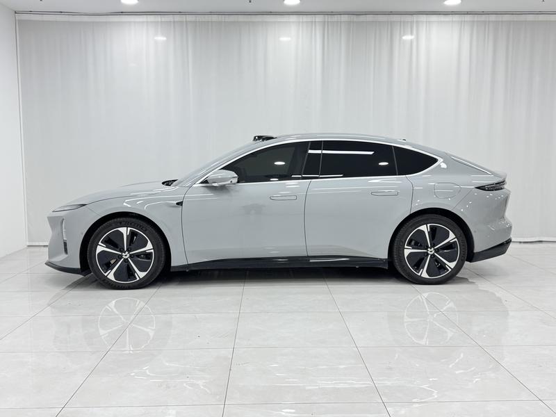 NIO NIO ET5 2025