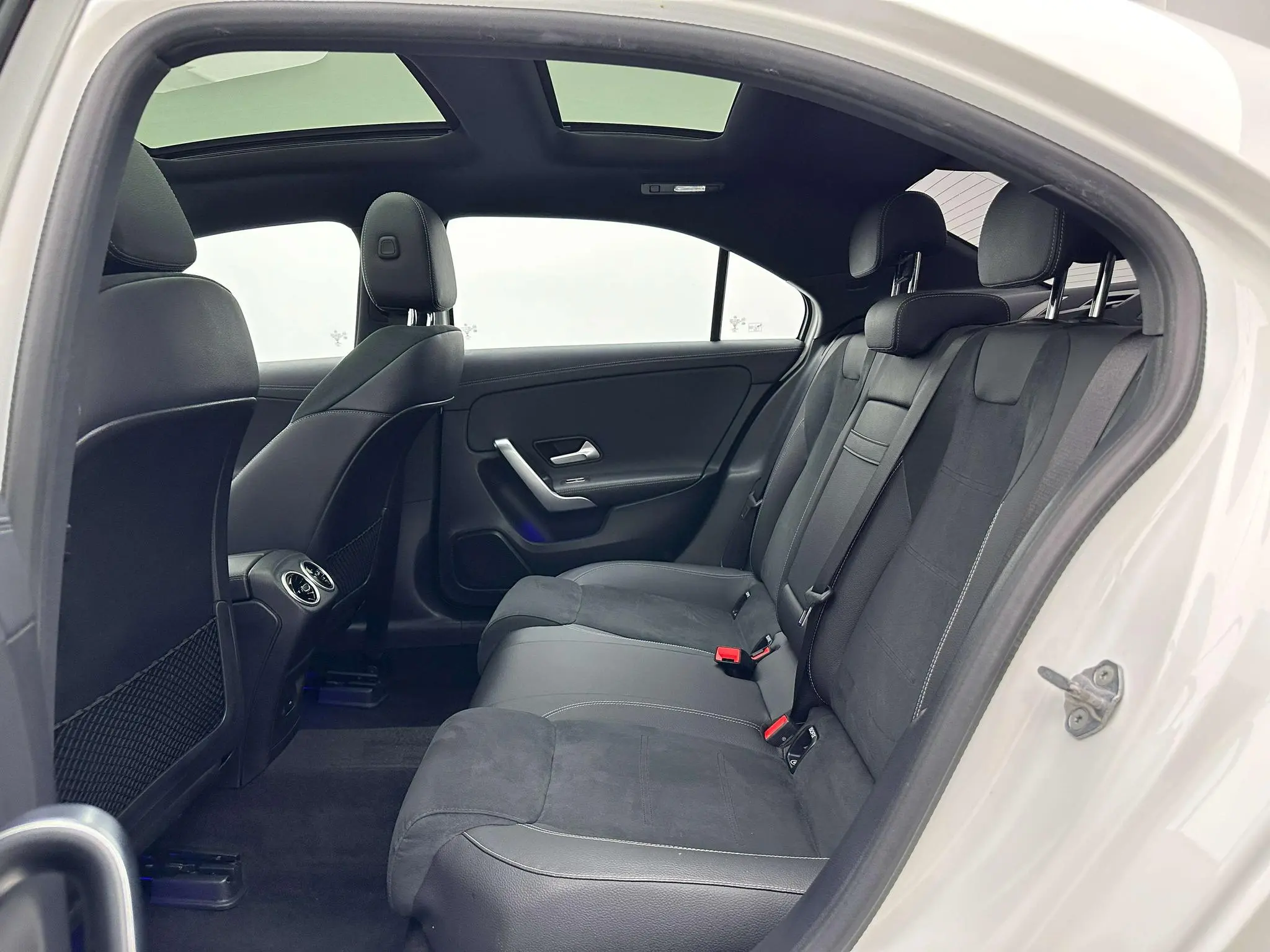 Mercedes-Benz Mercedes-Benz A-class Second facelift A 200 L sports sedan fashion version