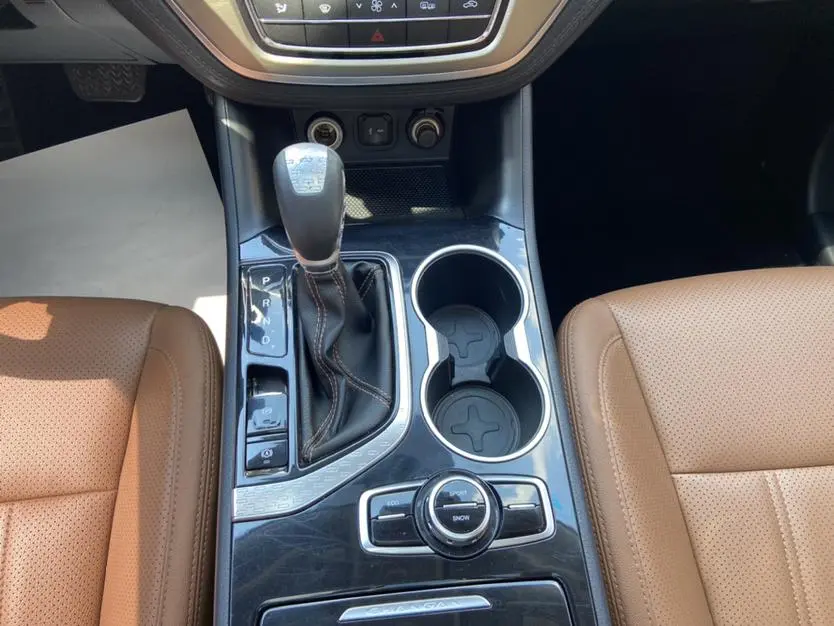 Changan Changan CS95 2.0T two-wheel drive Zhiyuan version