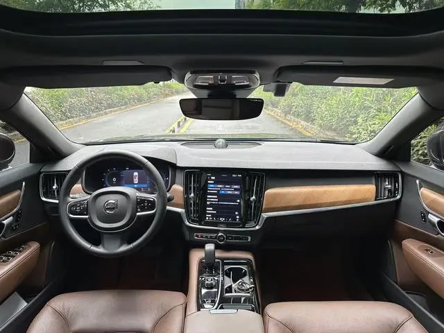 Volvo Volvo S90 PHEV T8 four-wheel drive long battery life Zhiyi Deluxe Edition