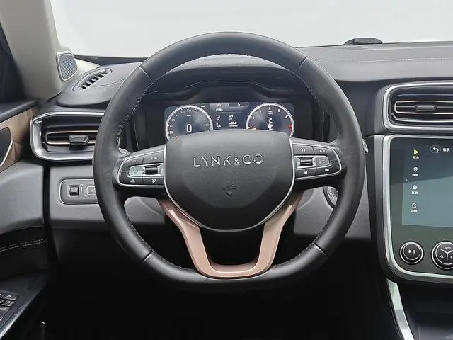 LYNK & CO Lynk 01 2.0T two-wheel drive Pro version
