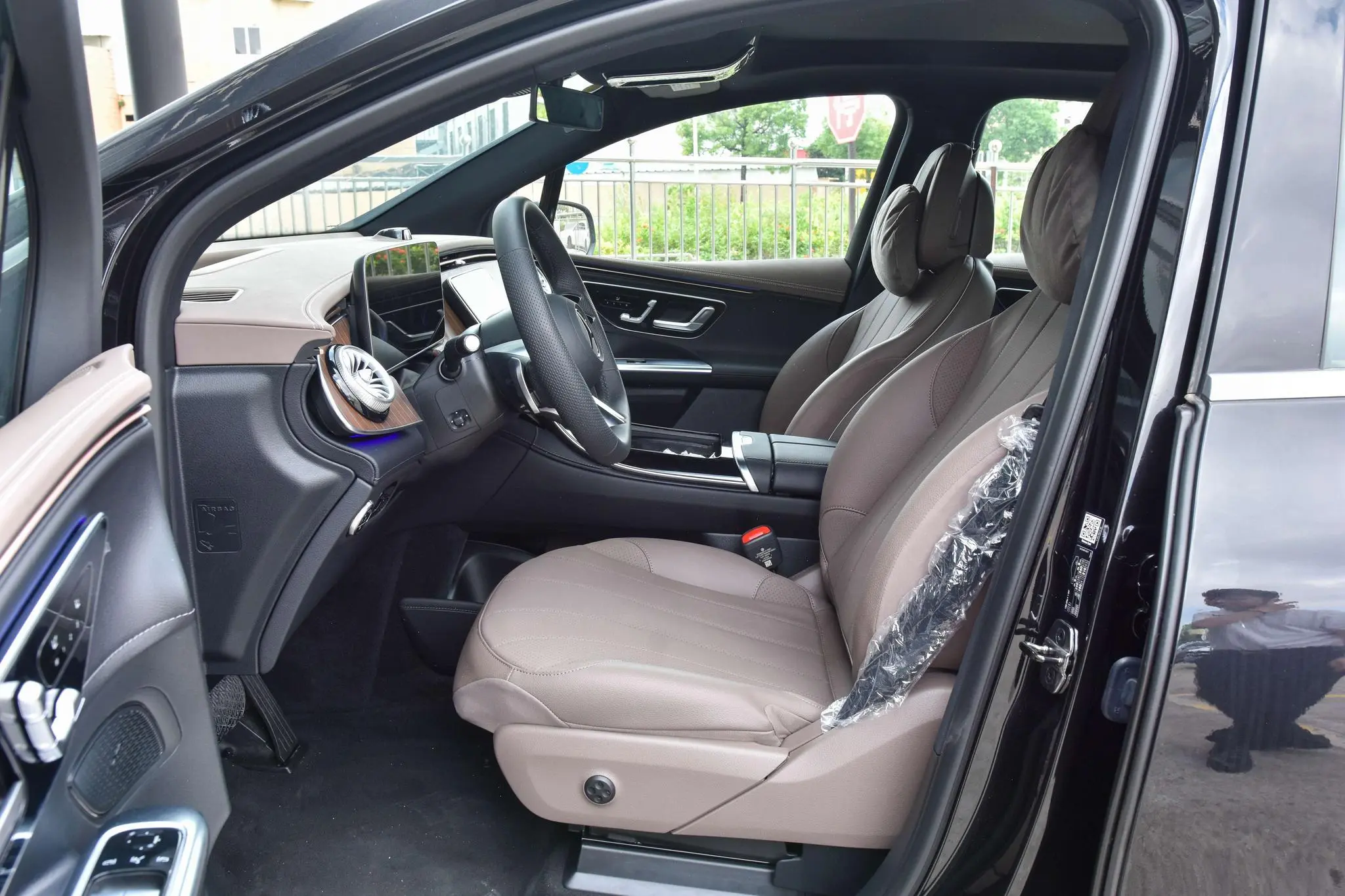 Mercedes-Benz Mercedes-Benz EQE SUV EQE SUV 500 4MATIC Pioneer Edition