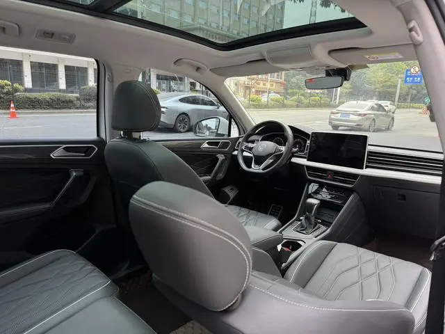 Volkswagen Tiguan L 330TSI automatic two-wheel drive R-Line Premium edition