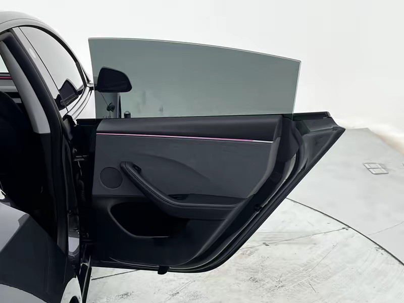 Tesla Model 3 2025