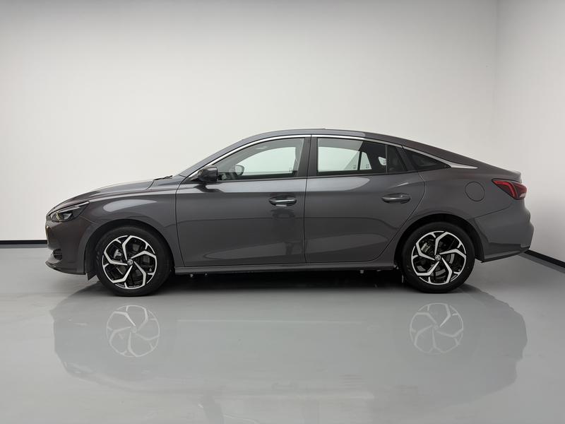 MG MG5 2025
