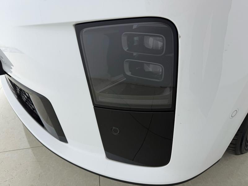 Li Auto Ideal i6 2025