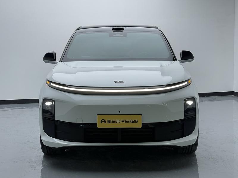 Li Auto Ideal L6 2025