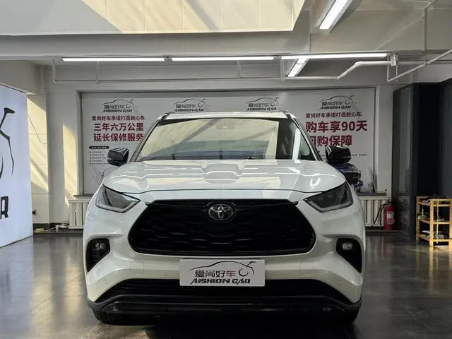 TOYOTA Highlander Dual-engine 2.5L four-wheel drive Knight edition 7-seater