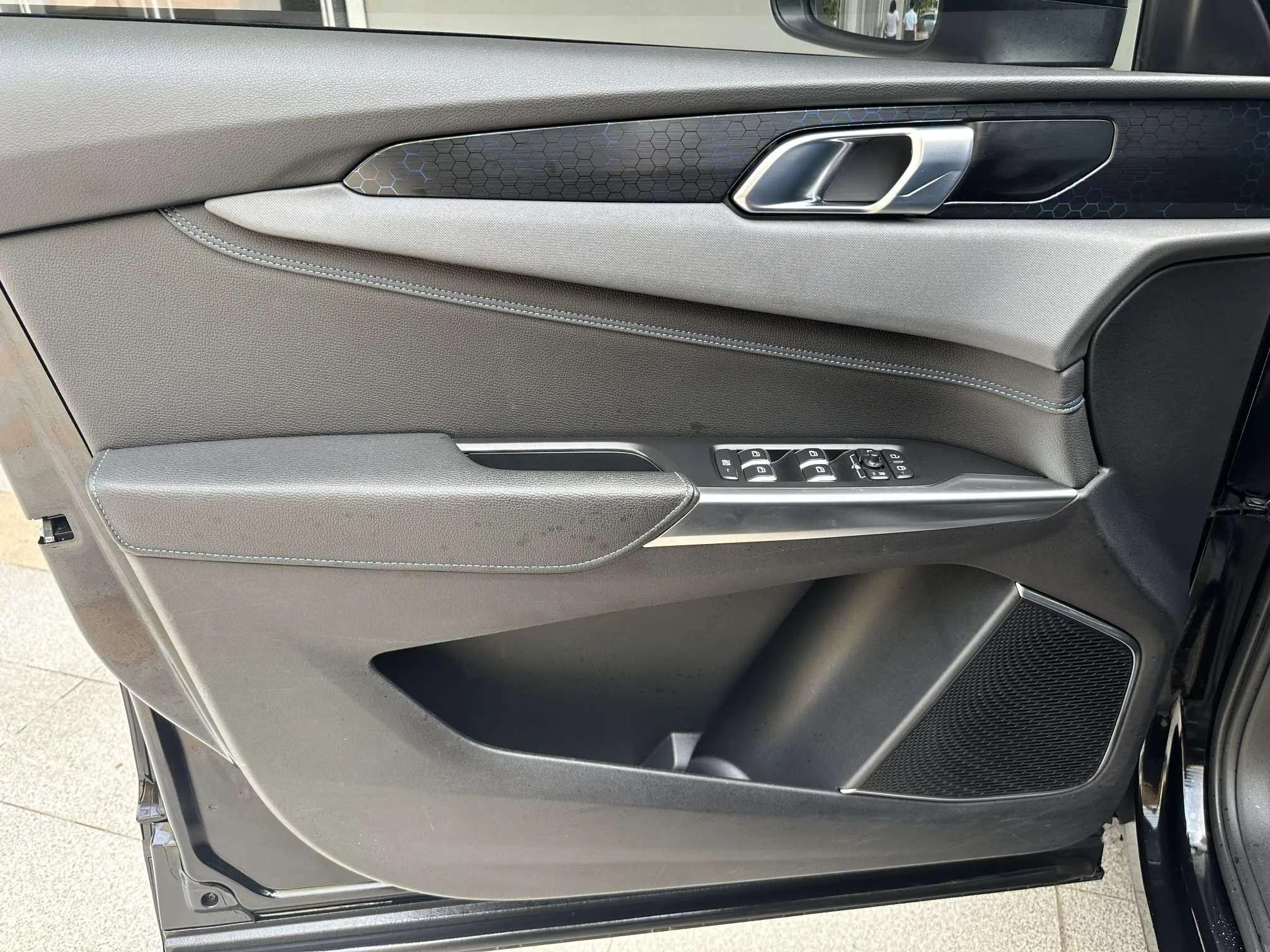 LYNK & CO Lynk &Co. 01 EM-P 1.5T Jinguo V