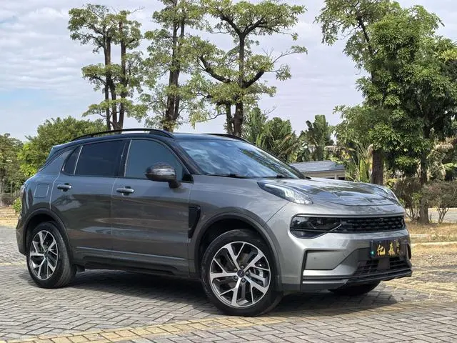 LYNK & CO Lynk 01 2.0TD four-wheel drive Halo