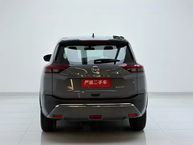 Nissan Qijun VC-Turbo 300 CVT 2WD Deluxe Edition 7 Seats