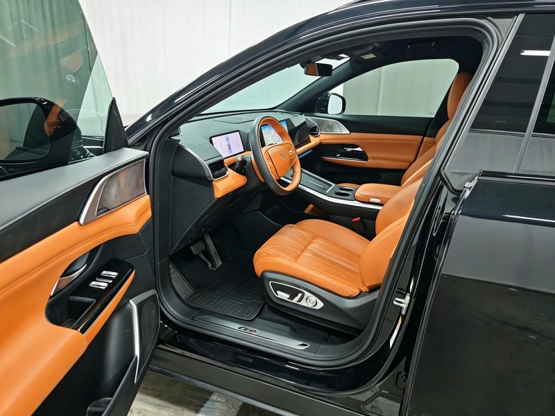 XPeng Xiaopeng G9 2025