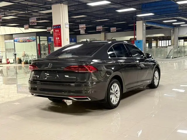 Volkswagen Bora 1.5L automatic comfort intelligent version