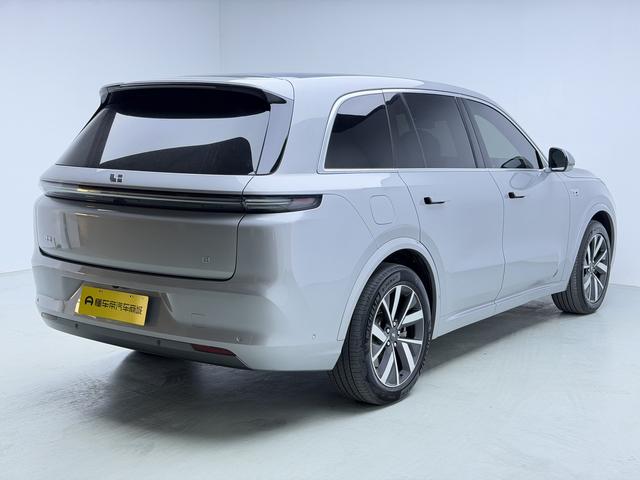 Li Auto Ideal L8 2023