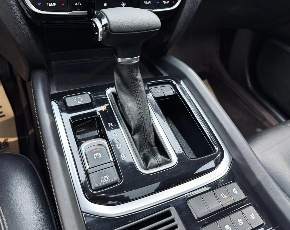 GAC Trumpchi GS8 320T two-wheel drive luxury Zhilian Edition 7 seats
