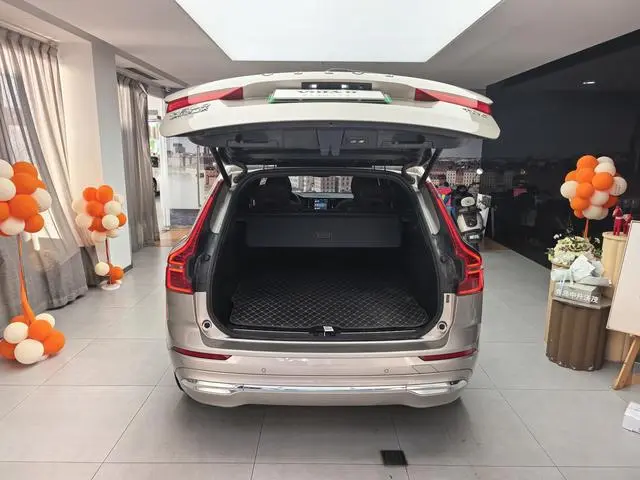 Volvo Volvo XC60 PHEV T8 four-wheel drive long battery life Zhiyuan Deluxe Edition