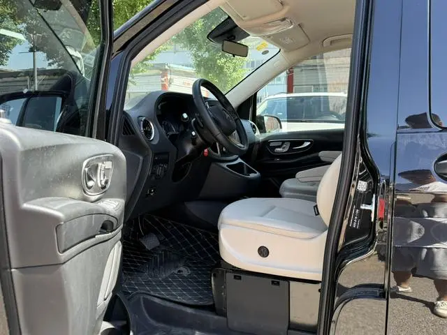 Mercedes-Benz Vito 2.0T Business Edition 7 Seats