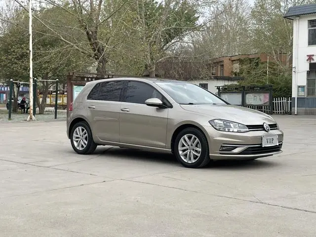 Volkswagen golf 200TSI DSG comfortable and enterprising version Country VI