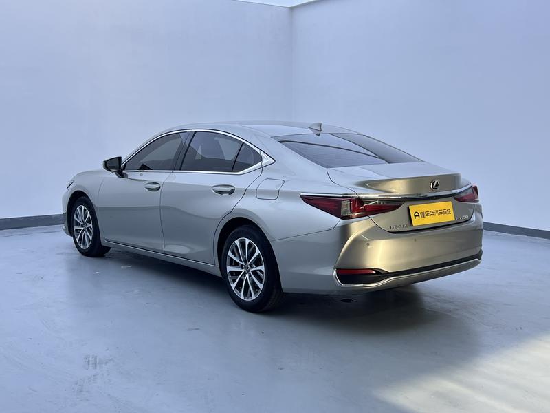 Lexus Lexus ES 2022