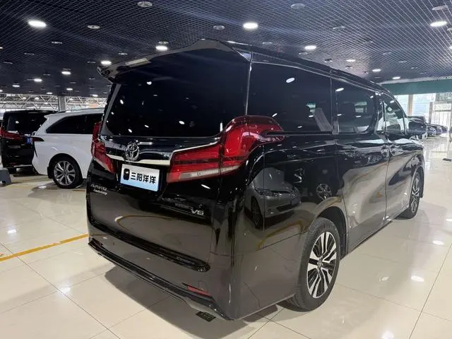 TOYOTA Elfa Facelift 3.5L Premium Edition