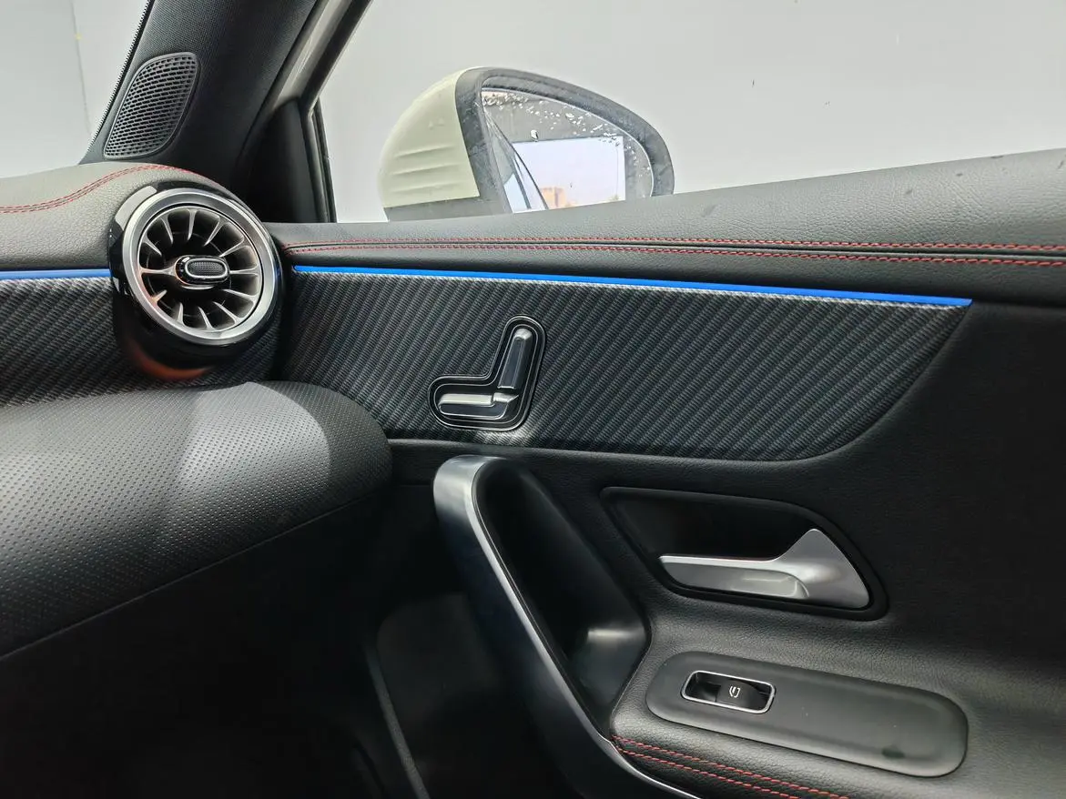 Mercedes-Benz Mercedes-Benz A-class A 200 L sports sedan fashion Version