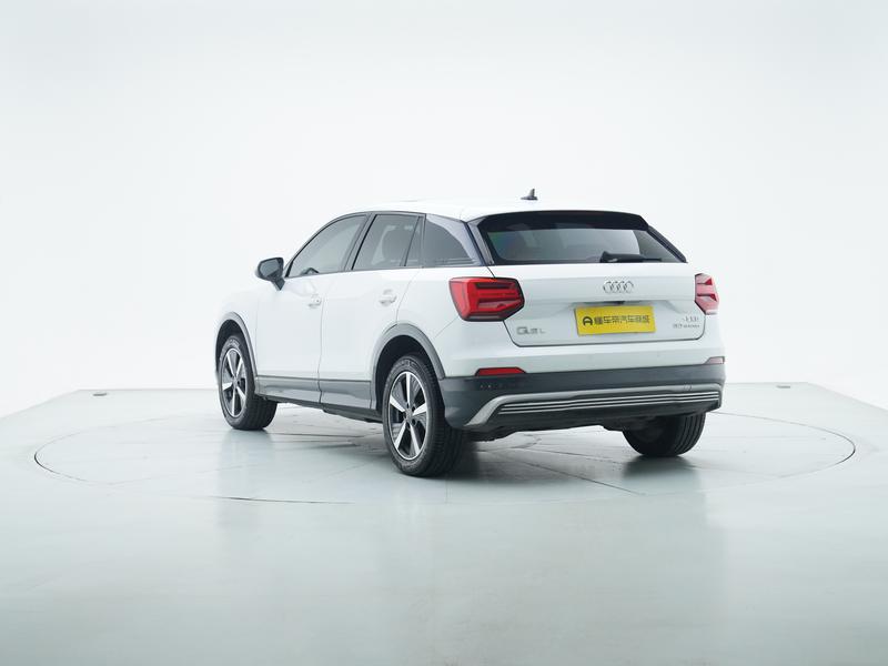 Audi Audi Q2L e-tron 2019