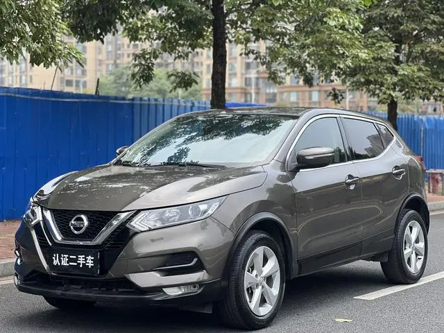 Nissan Qashqai 2.0L CVT Deluxe Edition