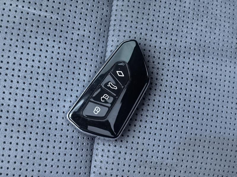 Voyah Lantu Chasing Light PHEV 2024