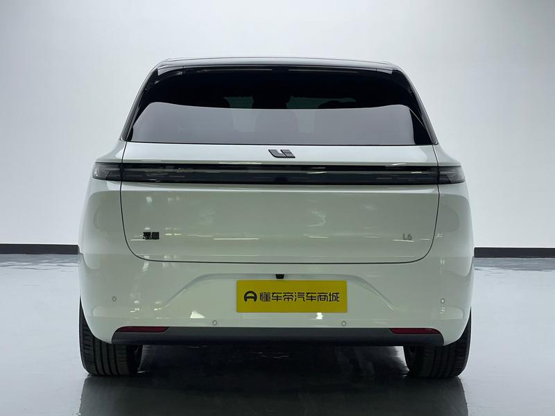 Li Auto Ideal L6 2025