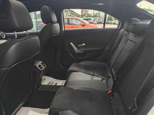 Mercedes-Benz Mercedes-Benz A-class A 200 L sports sedan fashion Version