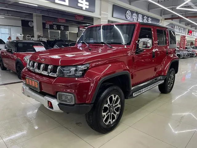 Beijing Beijing off-road BJ40 2.0T automatic four-wheel drive City Hunter edition knight type