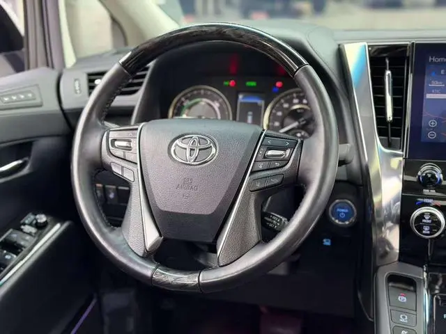 TOYOTA Wilfa Dual engine 2.5L HV Deluxe Edition
