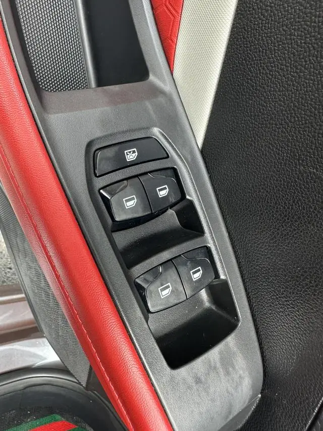 MG MG5 Facelift 300TGI DCT Green Luxury Luxury Edition