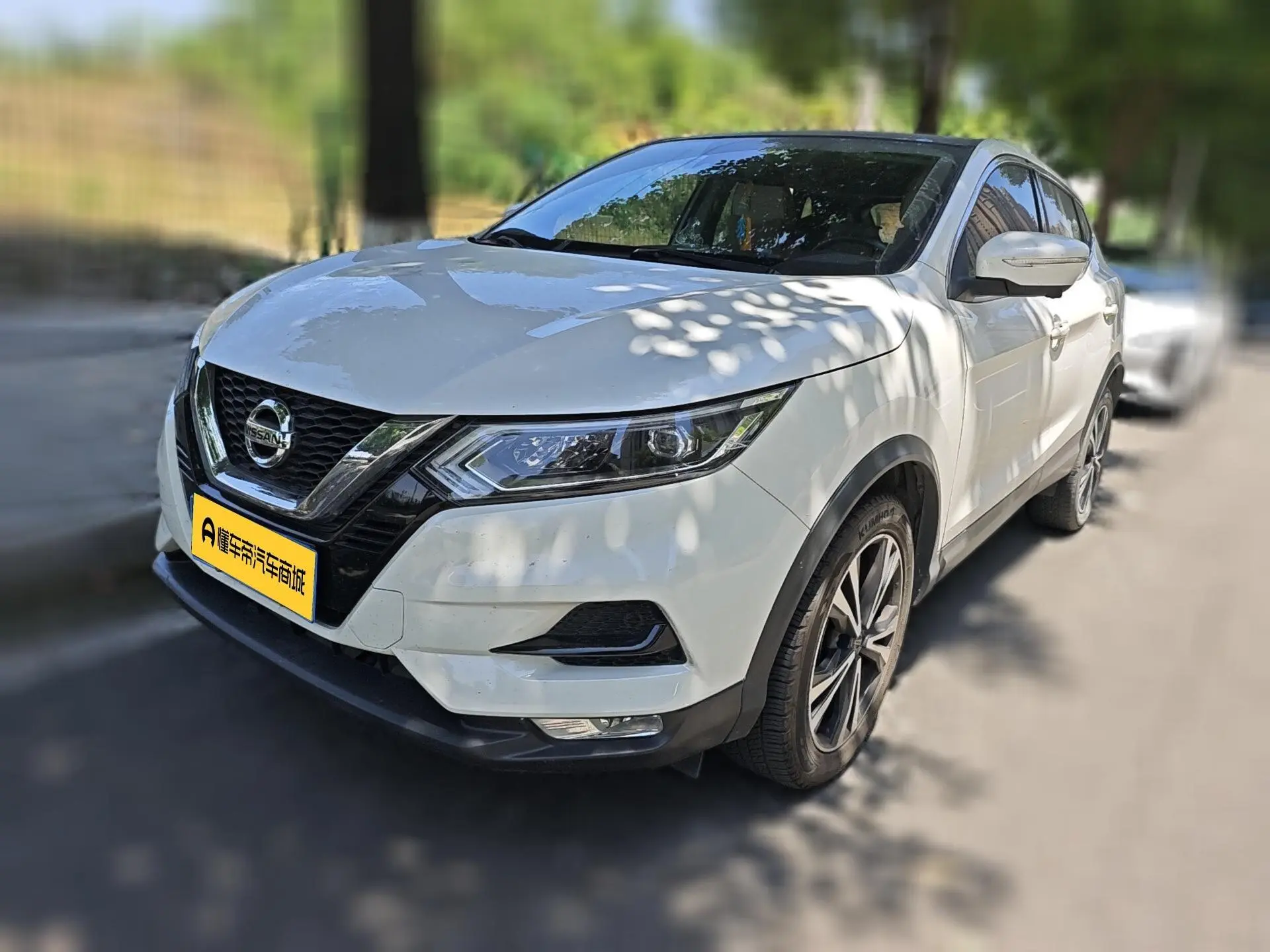 Nissan Qashqai 2.0L CVT Deluxe Edition
