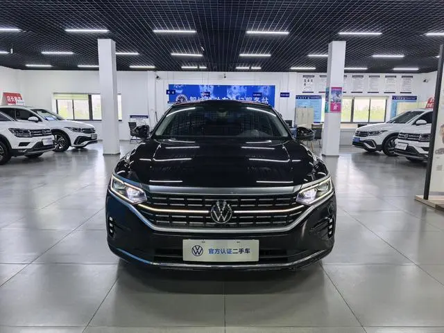 Volkswagen Passat Outstanding 380TSI Longyao Edition