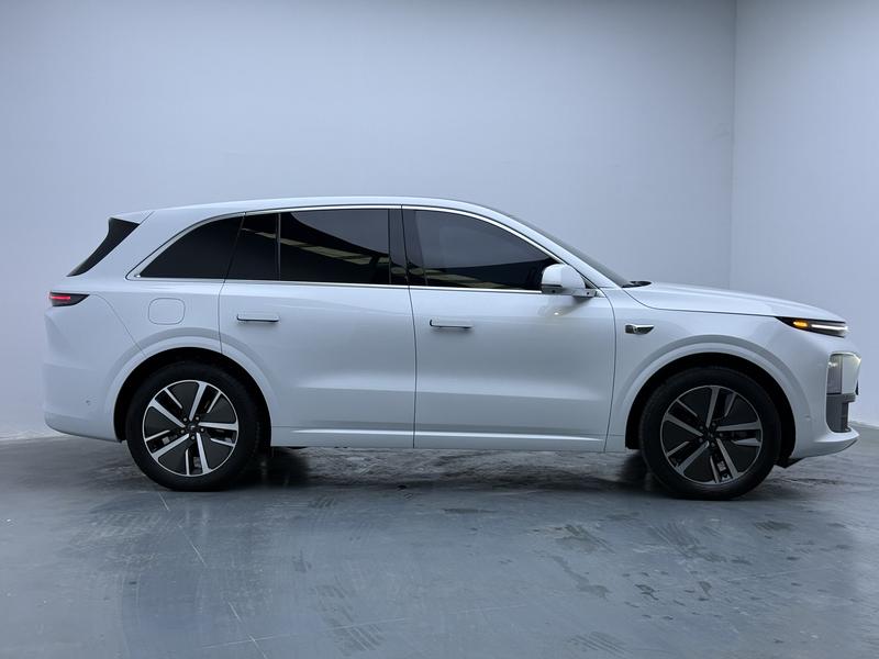 Li Auto Ideal L6 2024