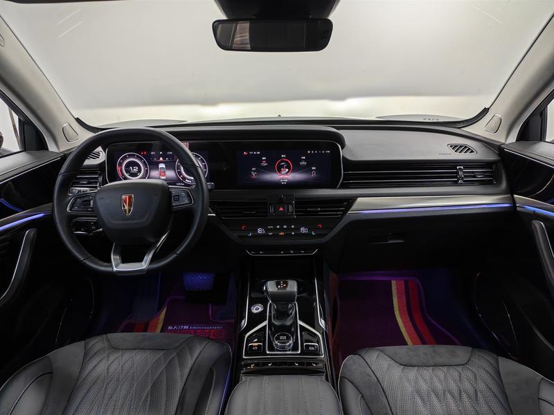 Hongqi Red Flag HS5 2022