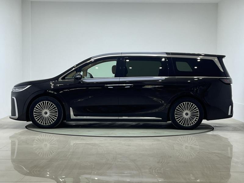 Voyah Lantu Dreamer PHEV 2025