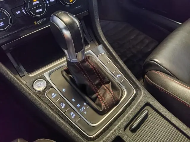 Volkswagen Golf GTI 2.0TSI GTI