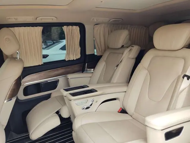 Mercedes-Benz Mercedes-Benz V-class V 260 L Long Wheelbase Premium Edition