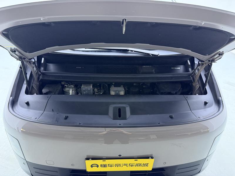 Li Auto Ideal MEGA 2024