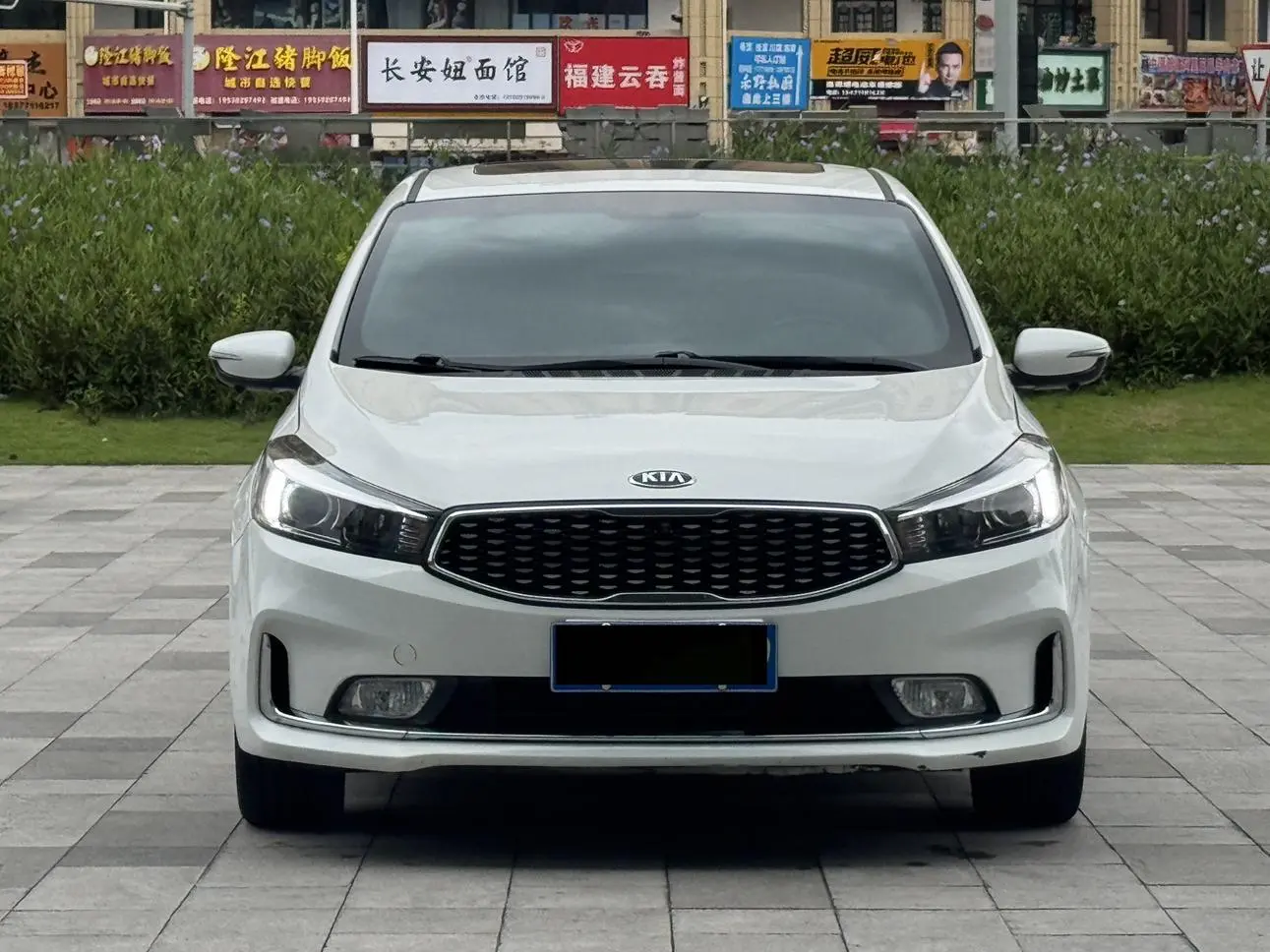 Kia Kia K3 1.6L automatic 15th Anniversary Special Edition GLS